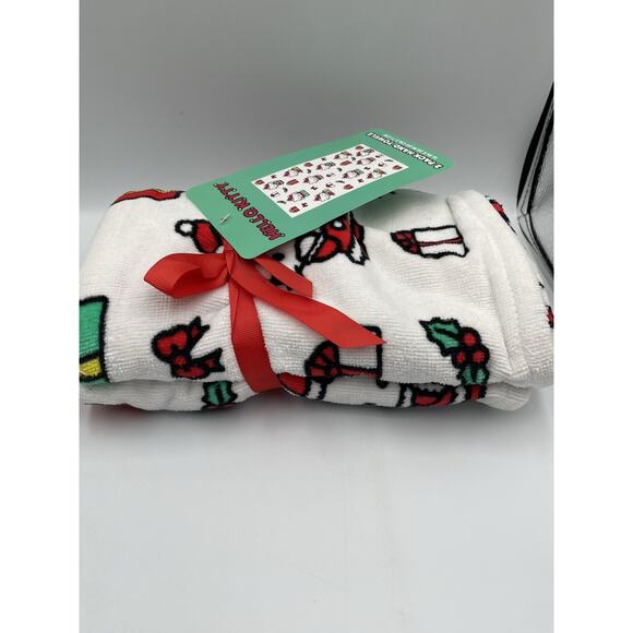 Hello Kitty Christmas Holiday Kitchen Hand Towels 2 Pack Set New Santa Hat 16x28 - Picture 3 of 7